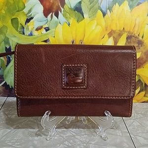 dooney and bourke florentine flap wallet